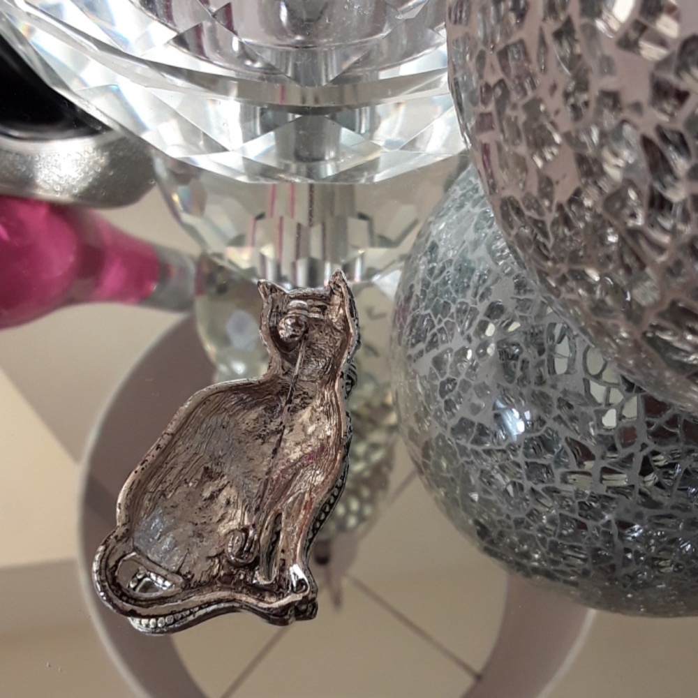 GORGEOUS BROOCH - Picture 3 of 3